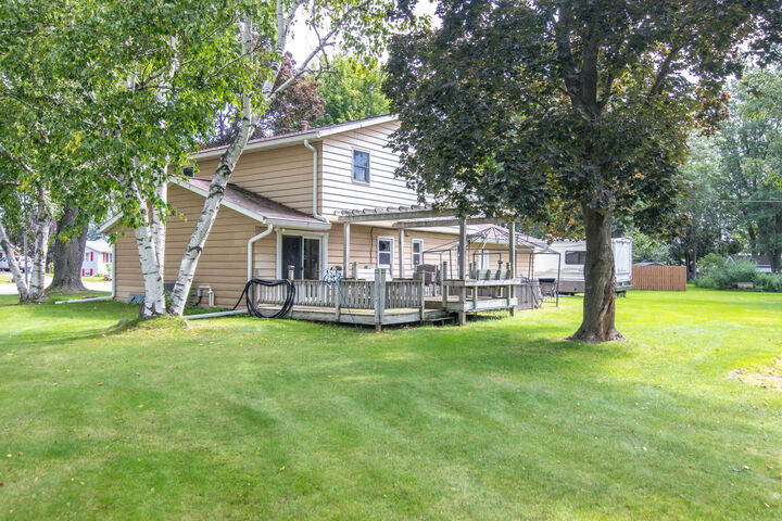 Property Photo: 617 Mohawk Cir WI 53032