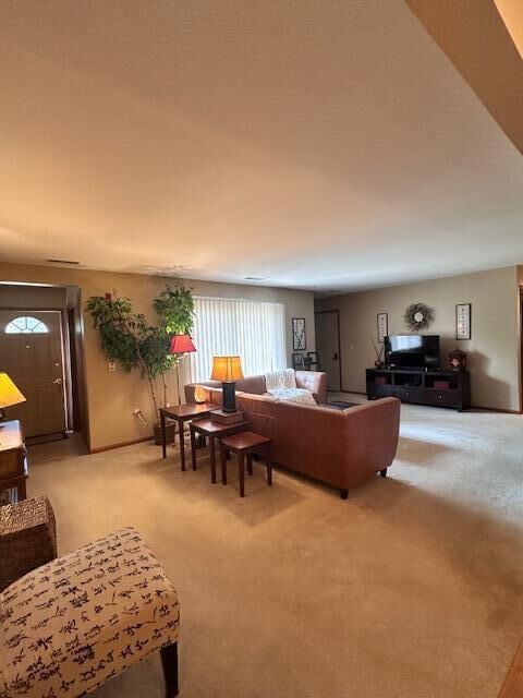 Property Photo: W240n2532 E Parkway Meadow Cir 4 WI 53072