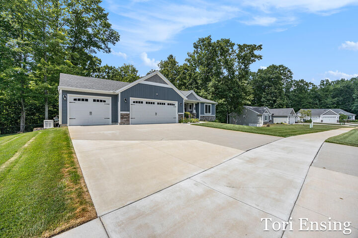 Property Photo:  11751 Hardwood Ridge Drive NE  MI 49345 