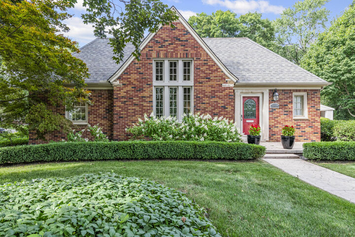 32124 W Chicago  Livonia MI 48150 photo