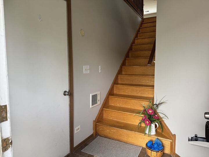 Property Photo: 200 Chesterfield Court D IL 60193