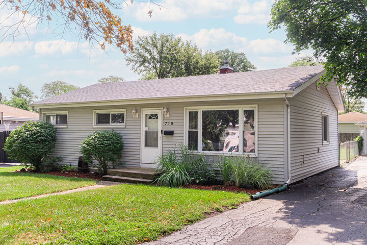Property Photo: 719 W Ridge Road IL 60181