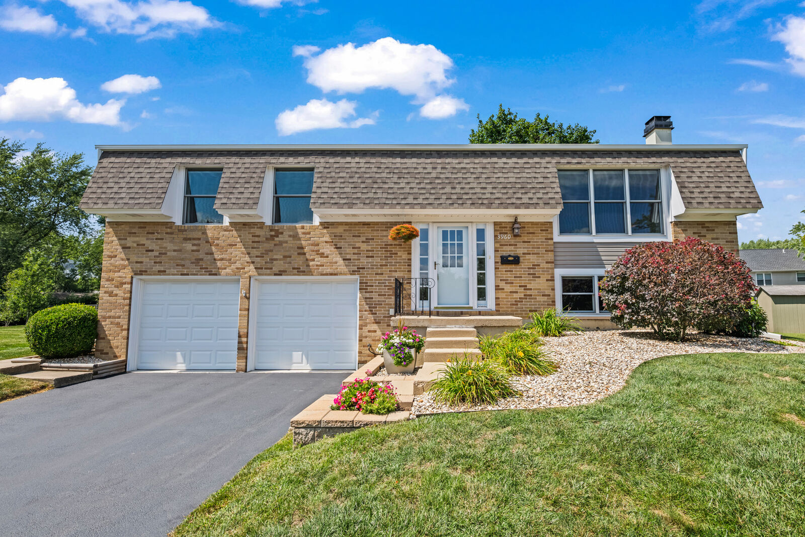 Property Photo:  3960 Colony Court  IL 60192 
