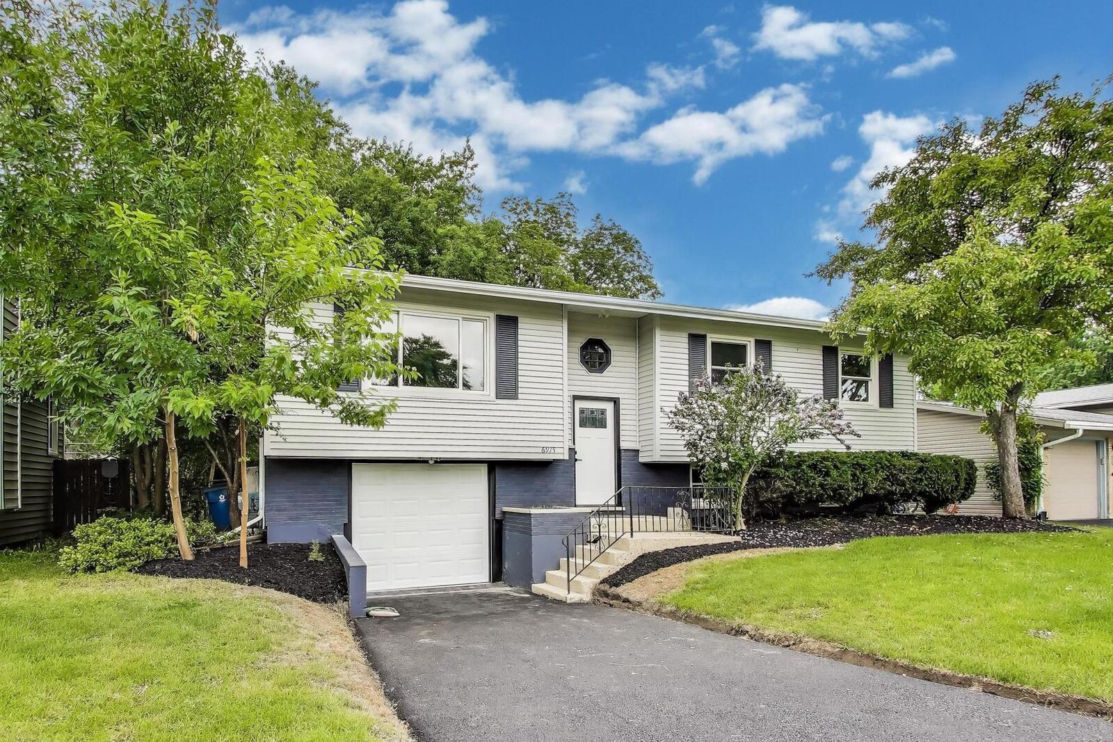 Property Photo:  6915 Hawthorne Lane  IL 60133 