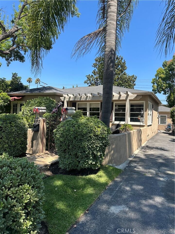 Property Photo: 4910 Willowcrest Avenue CA 91601