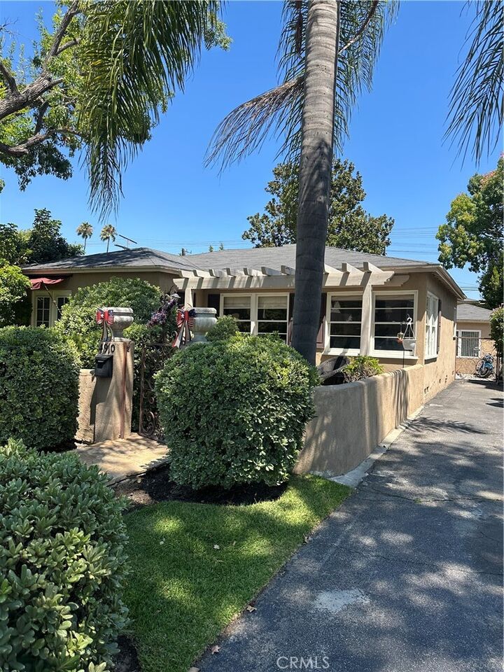 Property Photo:  4910 Willowcrest Avenue  CA 91601 