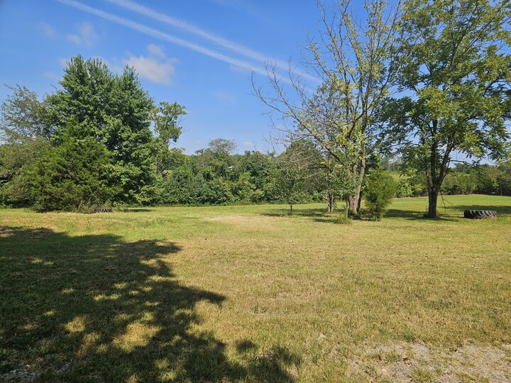 Property Photo:  425 Nubia Rd  TN 37186 
