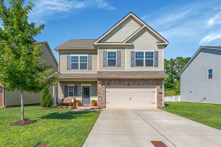 Property Photo:  564 Sunflower Dr  TN 37167 