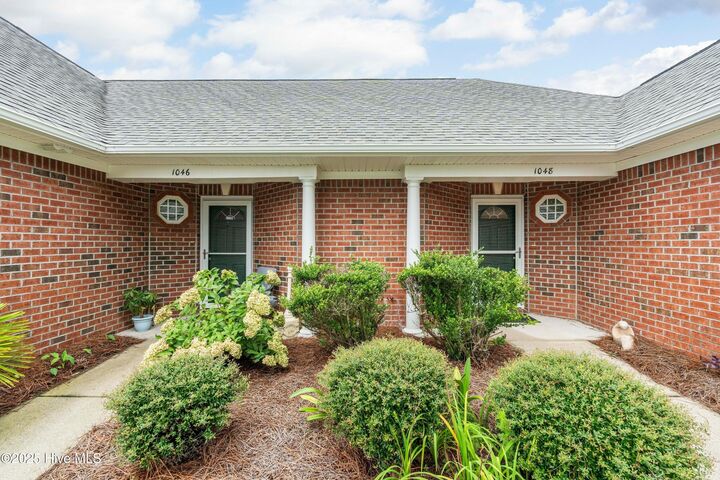 Property Photo:  1048 Bridgeport Way  NC 28451 
