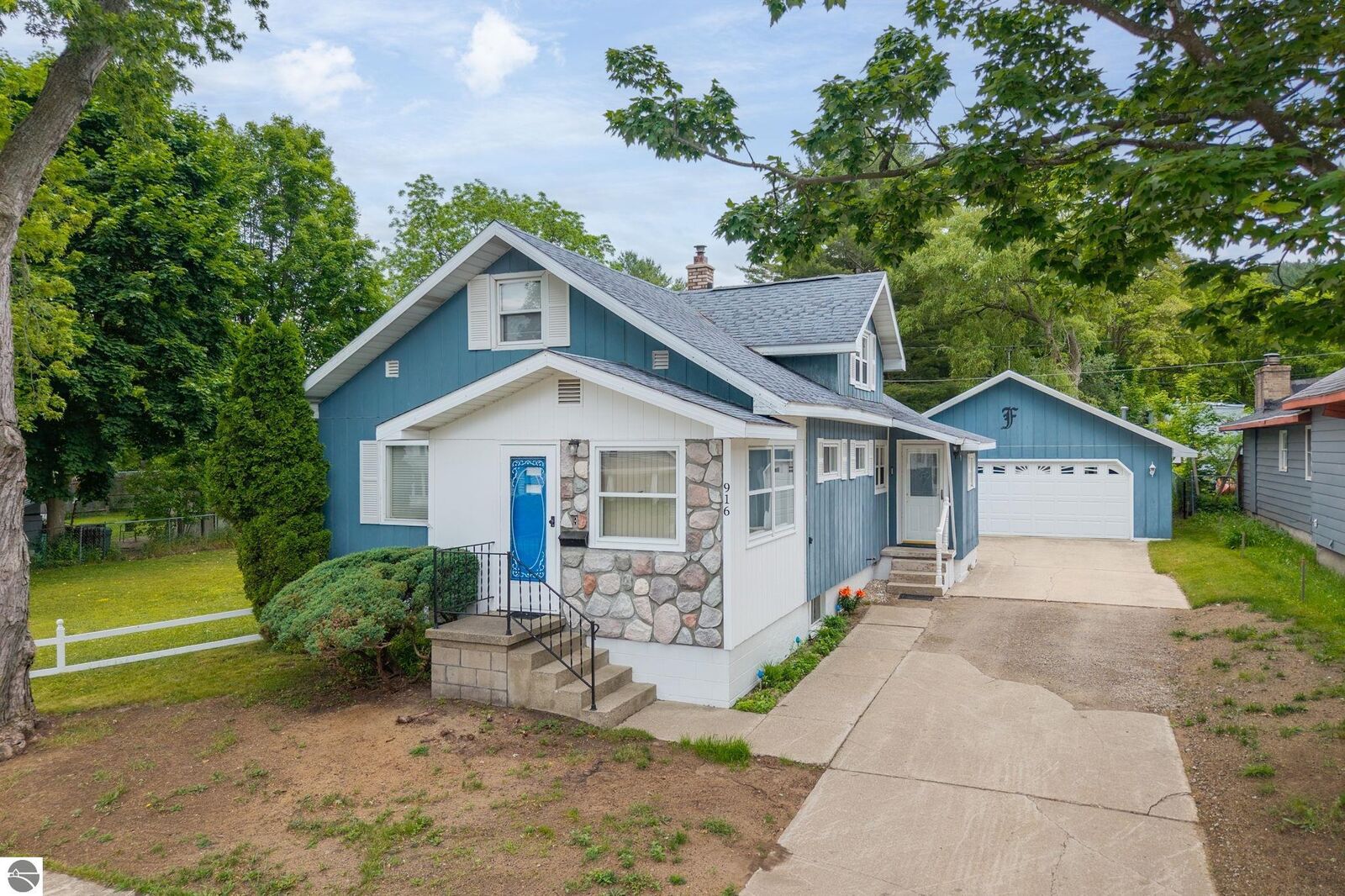 Property Photo:  916 Ernst Street  MI 49601 