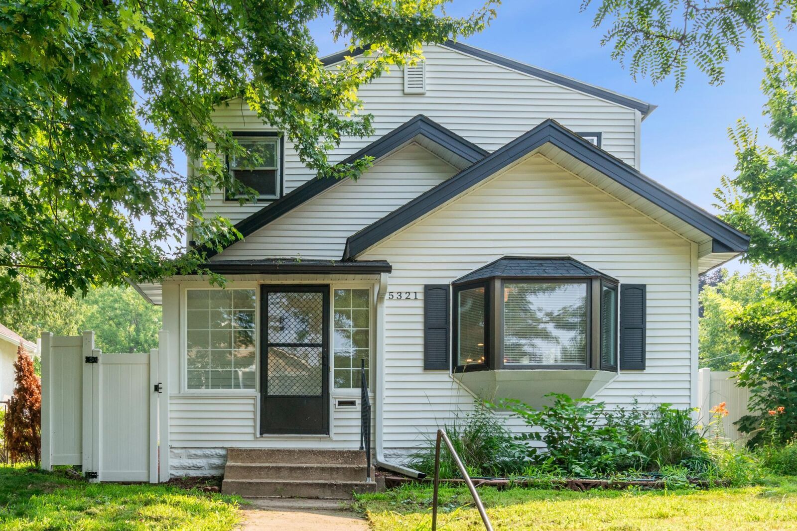 Property Photo:  5321 40th Avenue S  MN 55417 