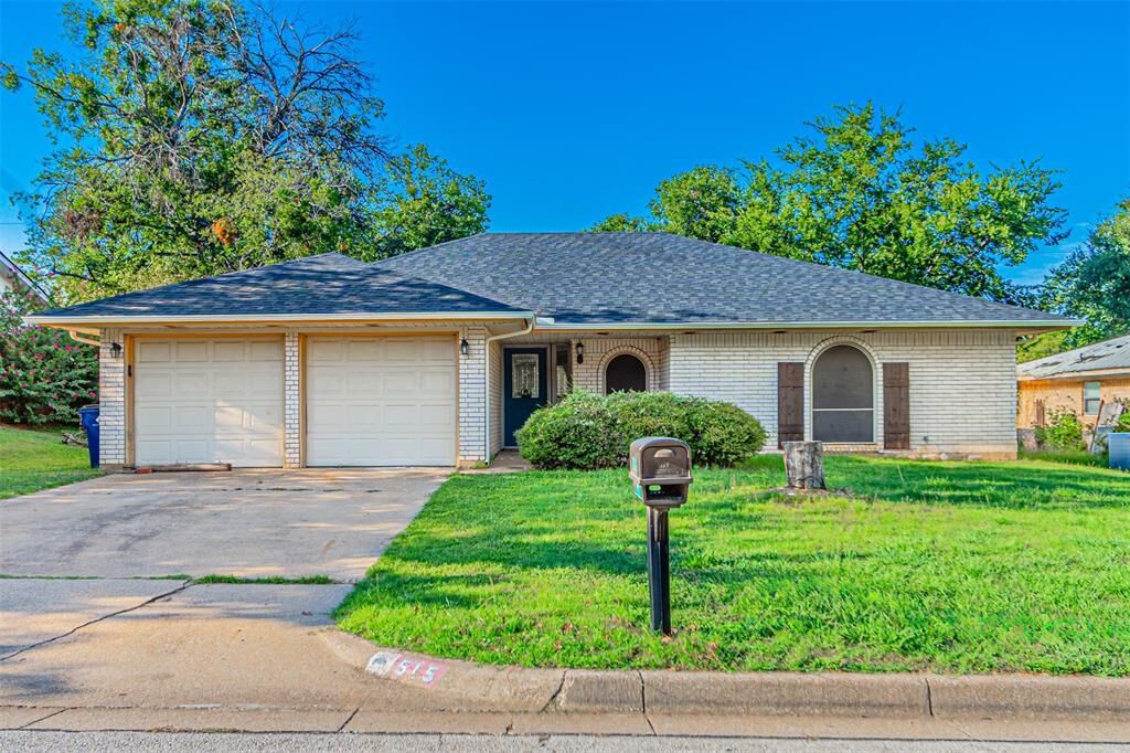 Property Photo:  515 Lynnewood Avenue  TX 76028 