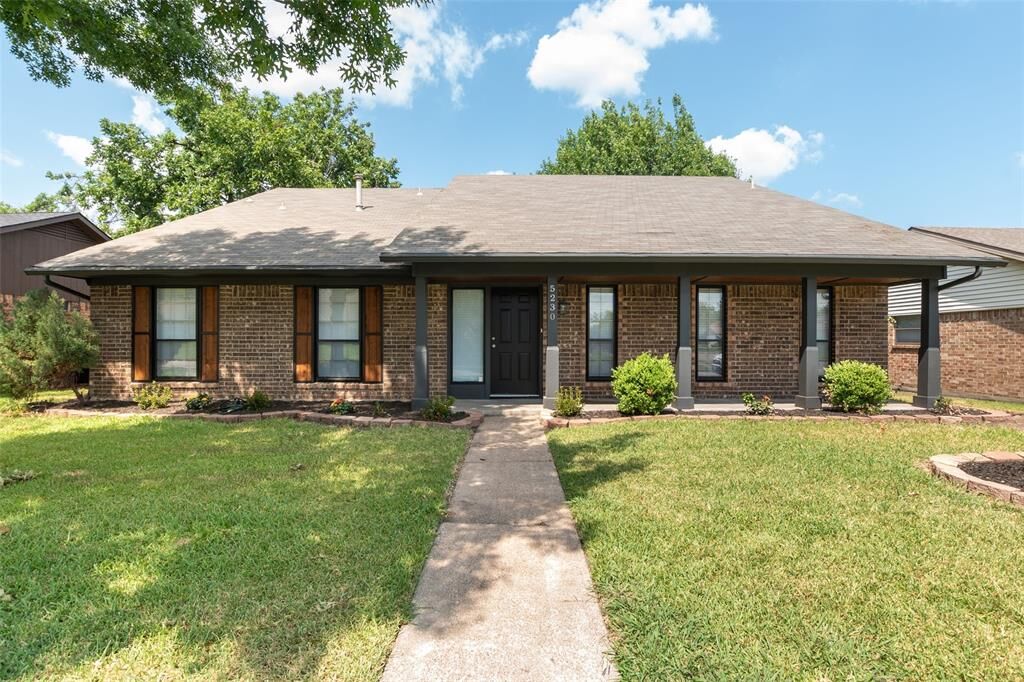 Property Photo: 5230 Barcelona Drive TX 75043