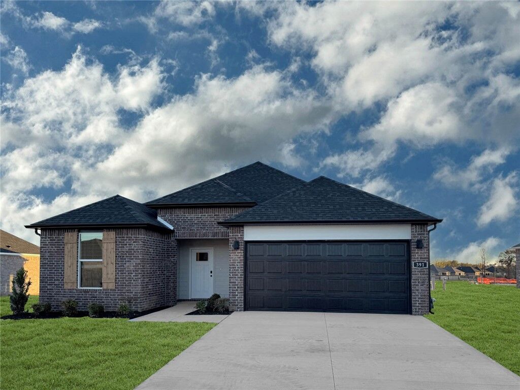 Property Photo: 391 W Taverner Xing AR 72730