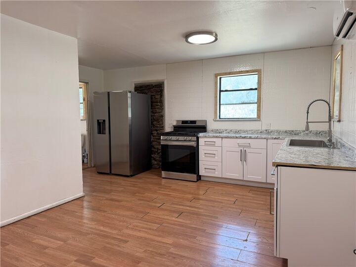 Property Photo:  403 W Church Street  AR 72641 
