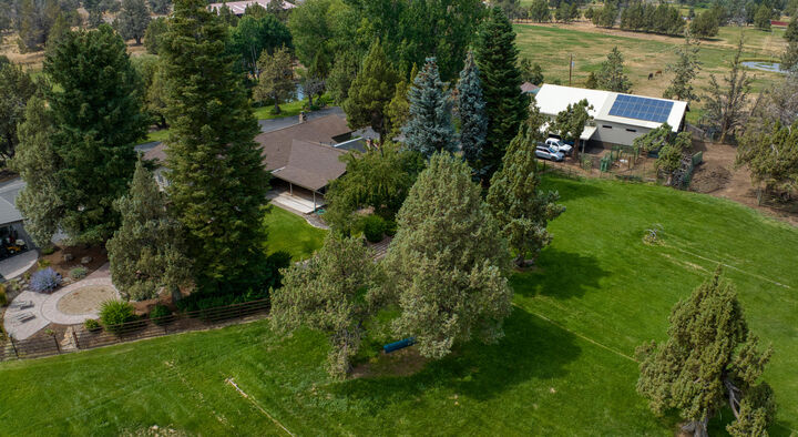 Property Photo:  62245 Cody Road  OR 97701 