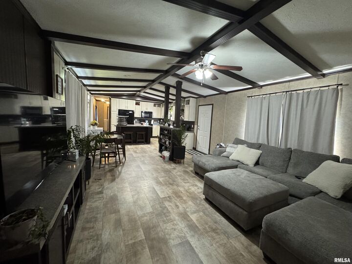 Property Photo:  405 Middleton Street  IL 62849 