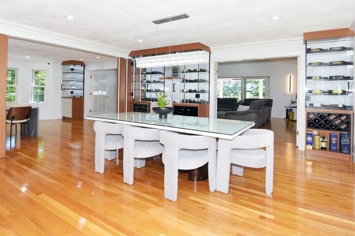 Property Photo:  6 Lisa Ln  MA 01906 