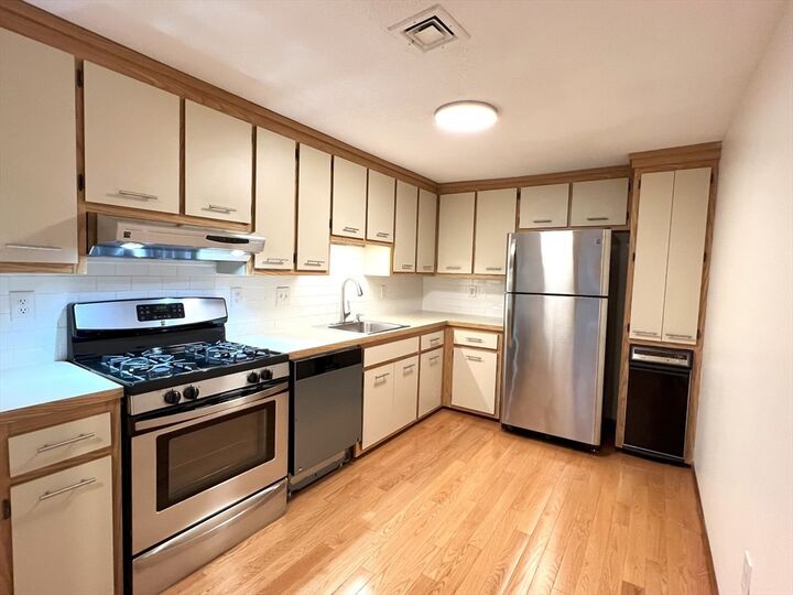 Property Photo:  113 Bluestone Dr 113  NH 03060 
