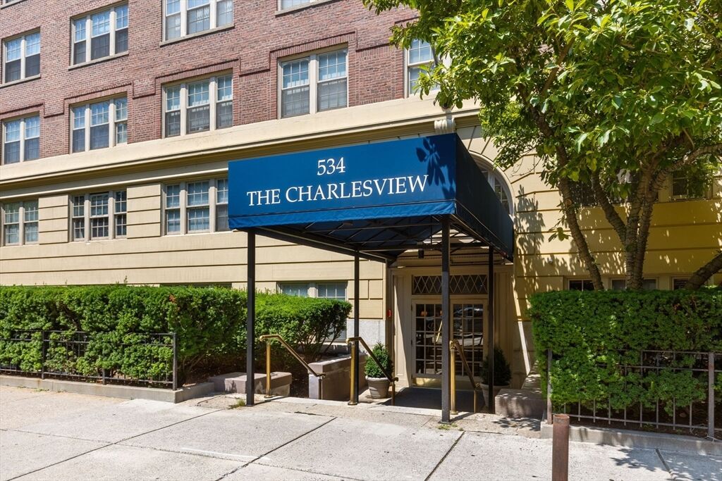 Property Photo:  534 Beacon St 201  MA 02215 