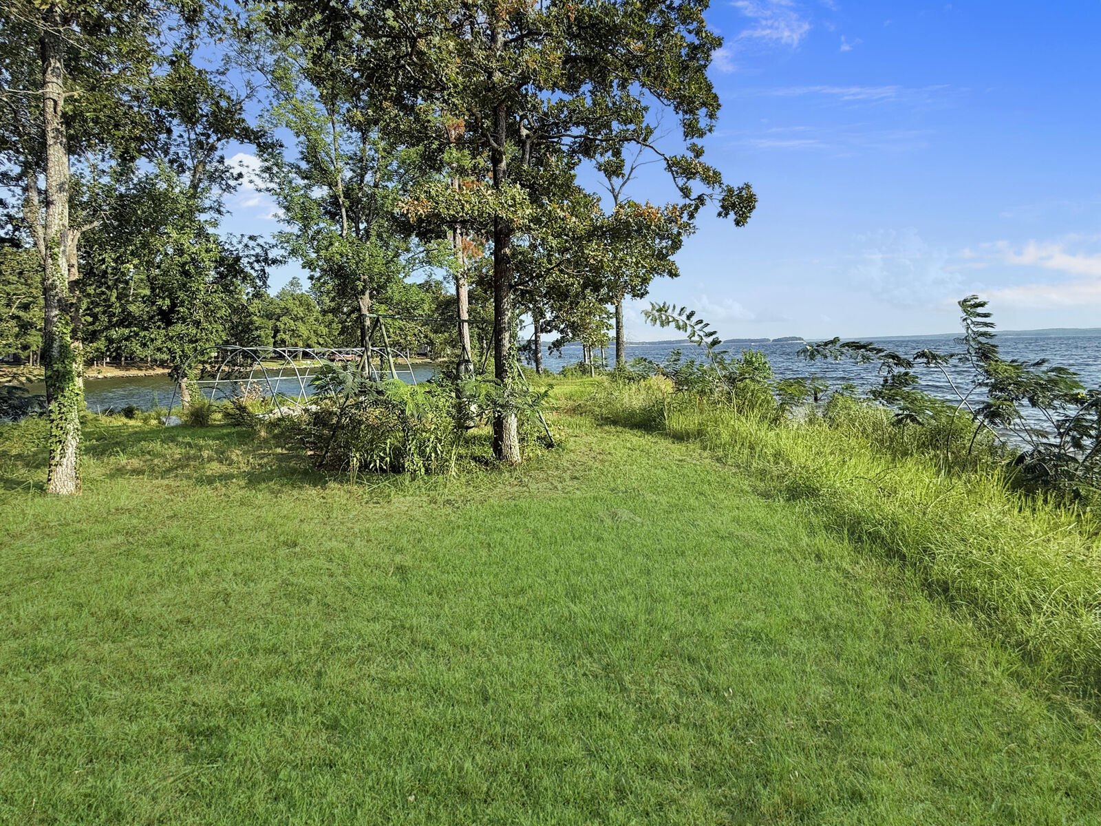 Property Photo: 704 Glen Oaks Dr LA 71429