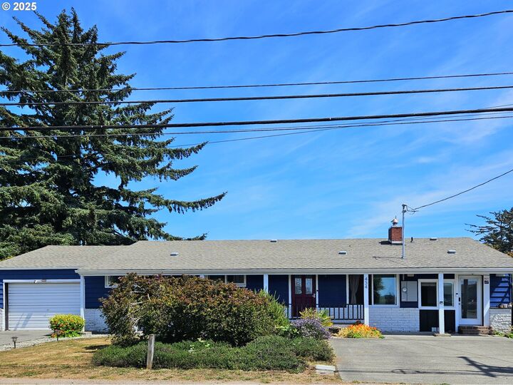 Property Photo:  434 Arnold Ln  OR 97415 