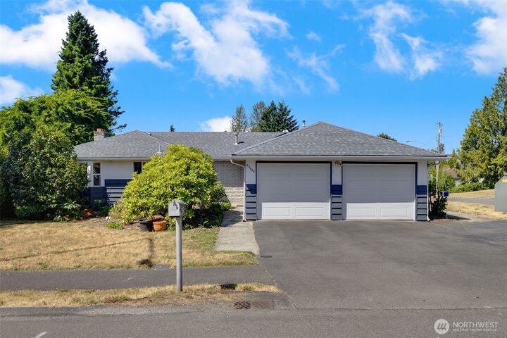 Property Photo: 25405 116th Avenue SE WA 98030
