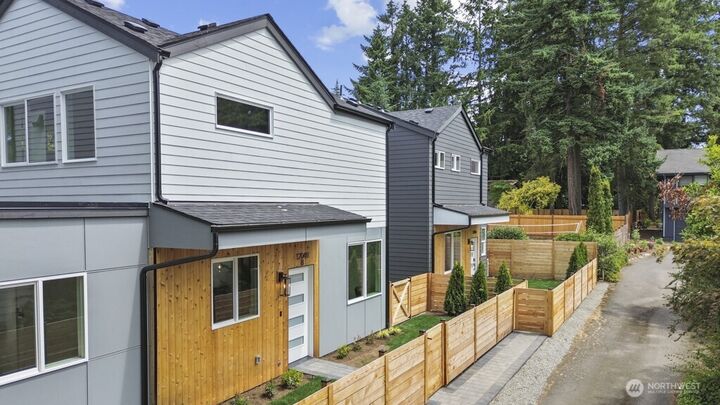 12048  5th Avenue NE B  Seattle WA 98125 photo