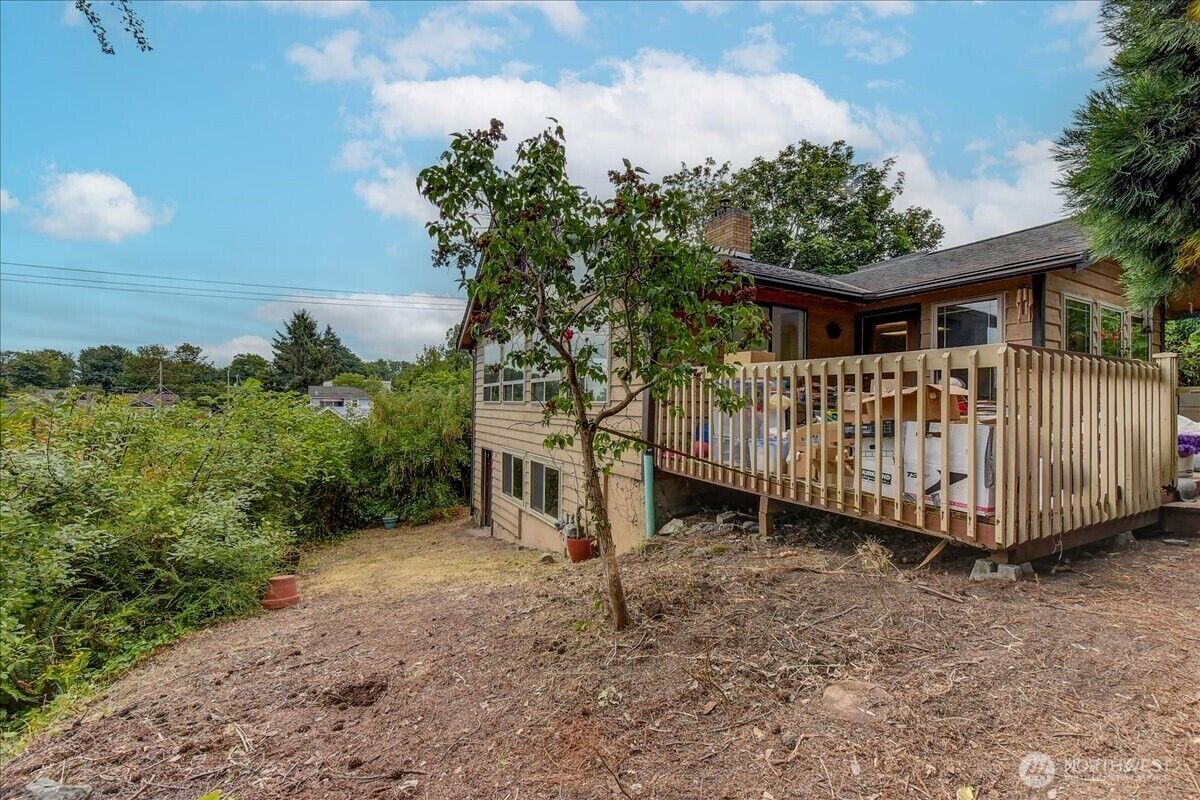 Property Photo: 4103 21st Avenue SW WA 98106