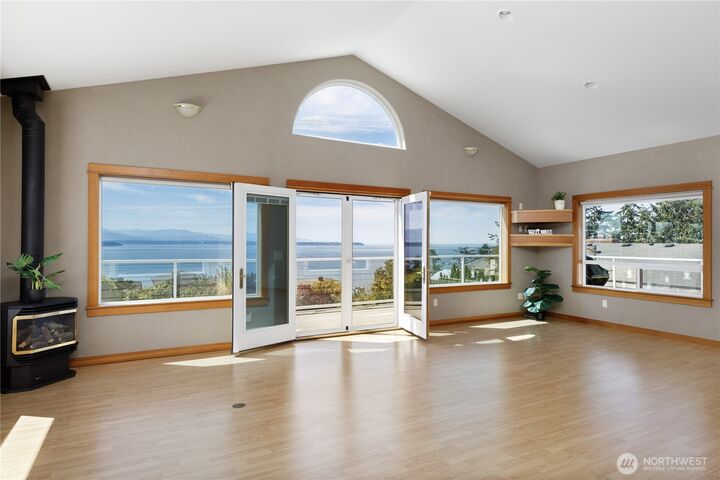 1947  Fircrest Avenue  Coupeville WA 98239 photo