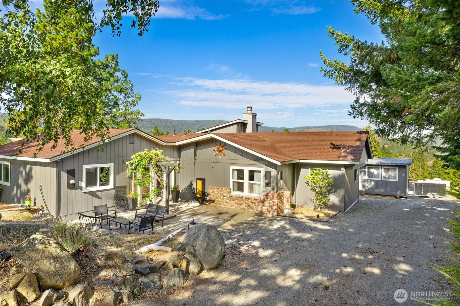 Property Photo:  70  Loel Place  WA 98922 