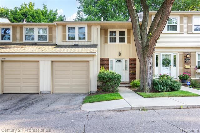 Property Photo: 1658 Brentwood Drive MI 48098
