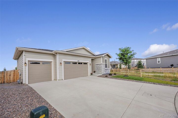 Property Photo:  1683 Castle Vista Way  CO 80104 