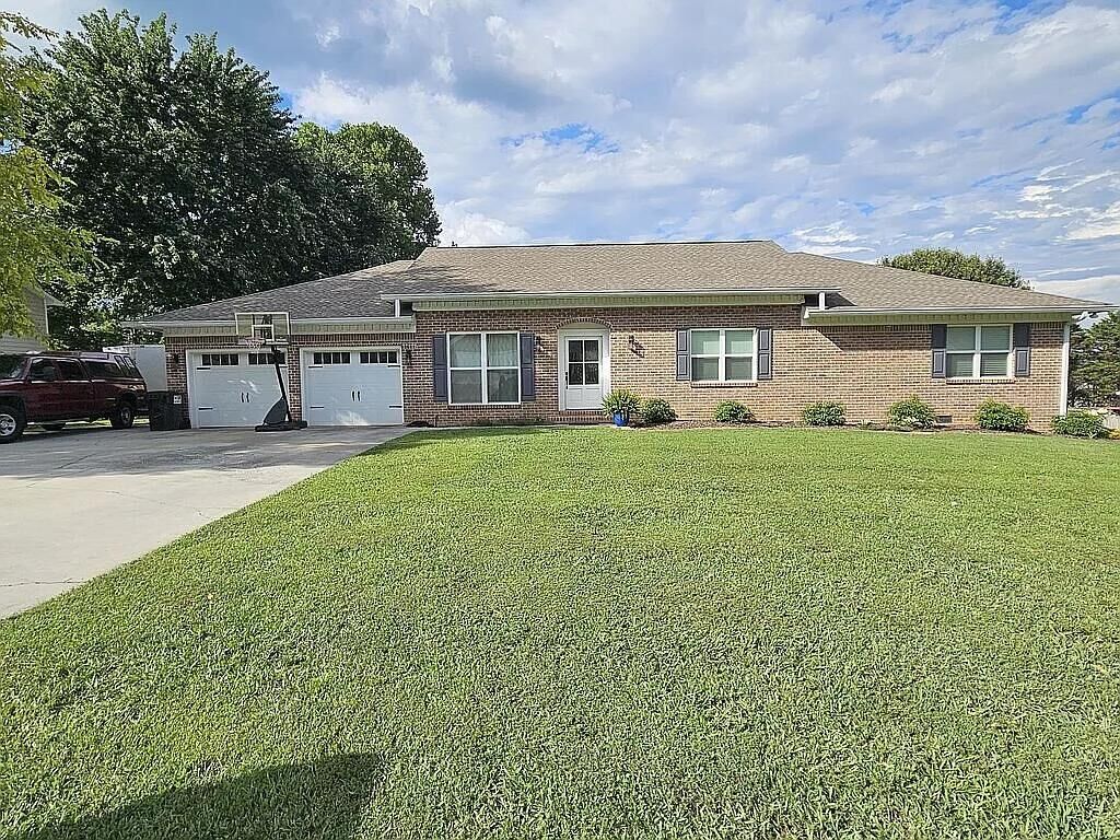 Property Photo: 134 Rosewood Drive NE TN 37312
