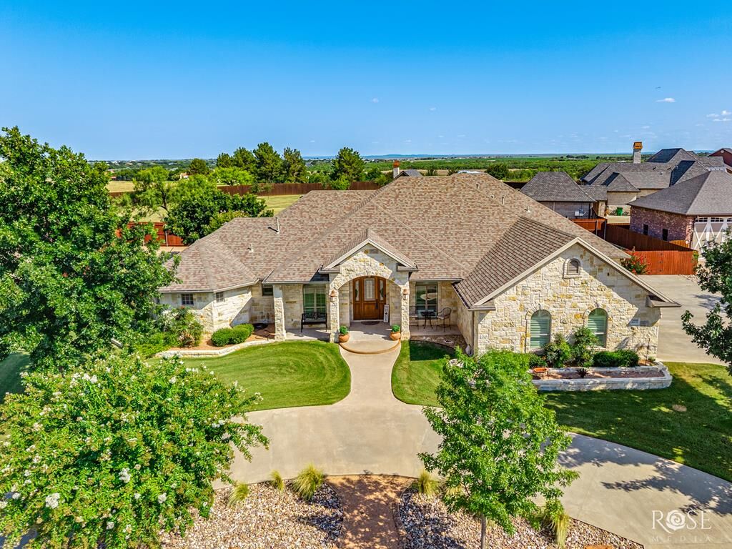 Property Photo: 5606 Imperial Court TX 76904