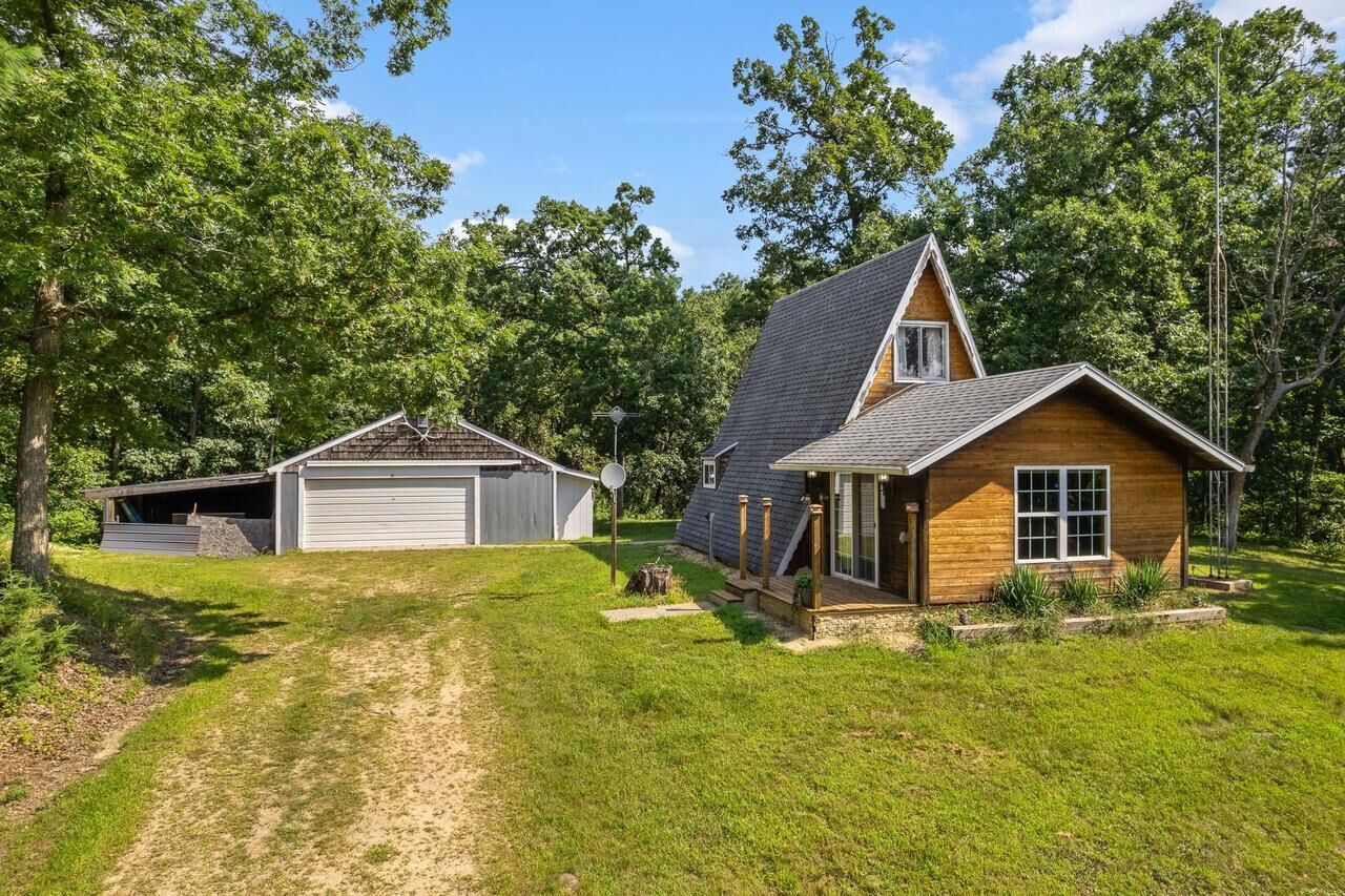 Property Photo:  354 Ember Court  WI 53952 