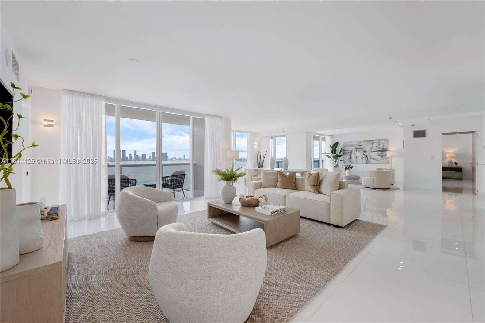 Property Photo: 1800 Sunset Harbour Dr 1702/4 Dr 1702/4 FL 33139