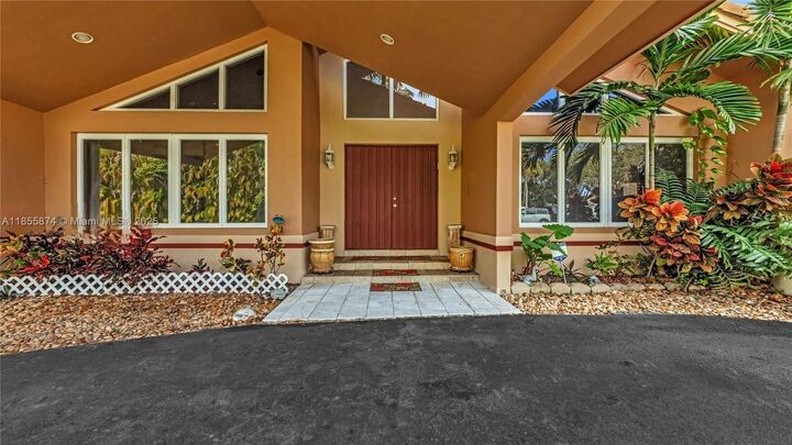 Property Photo:  10220 SW 140th St  FL 33176 