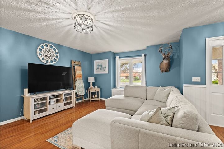 Property Photo:  4303 Jeffers Drive  IN 47150 