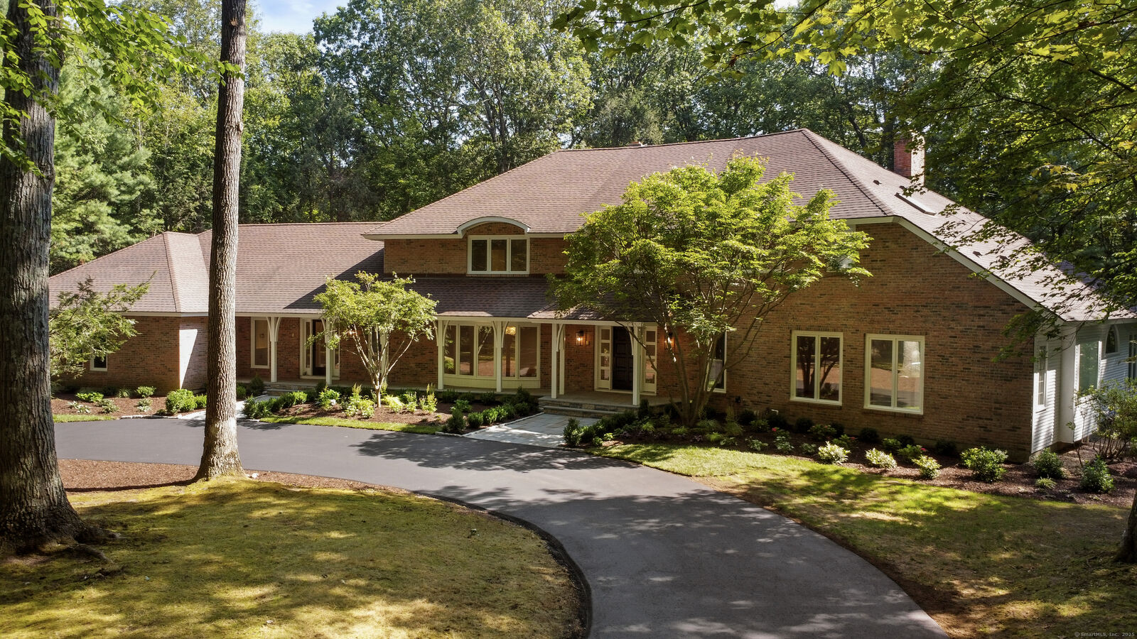 Property Photo:  108 Henley Way  CT 06001 