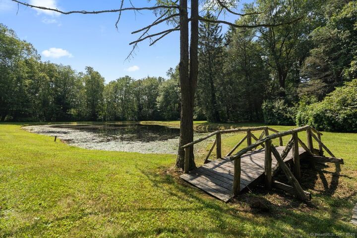 Property Photo:  275 Route 148  CT 06419 