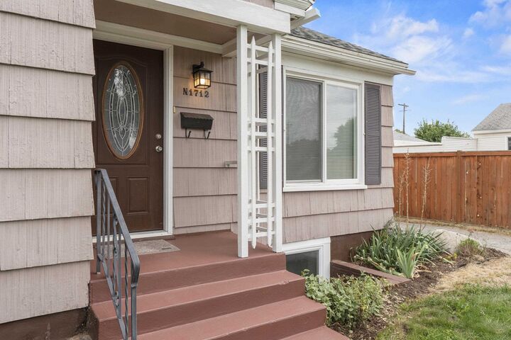 Property Photo:  1712 N Lacey St  WA 99207 