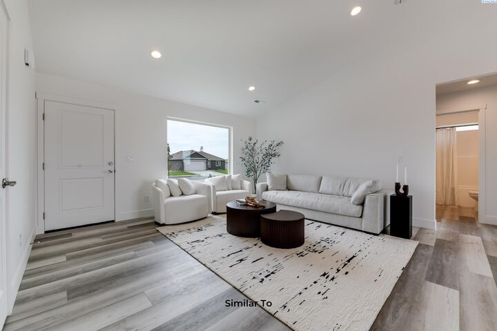 Property Photo:  604 Vineyard St  WA 98930 