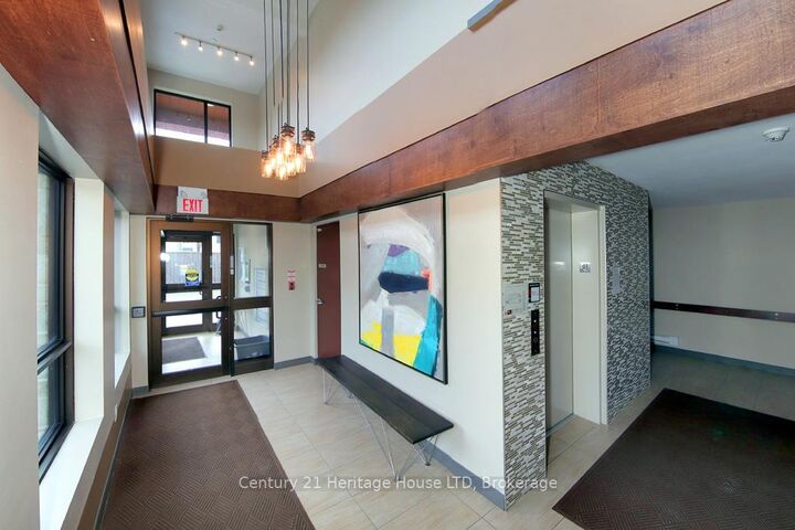 Property Photo:  26 Wellington Street 404  ON L2R 5P8 