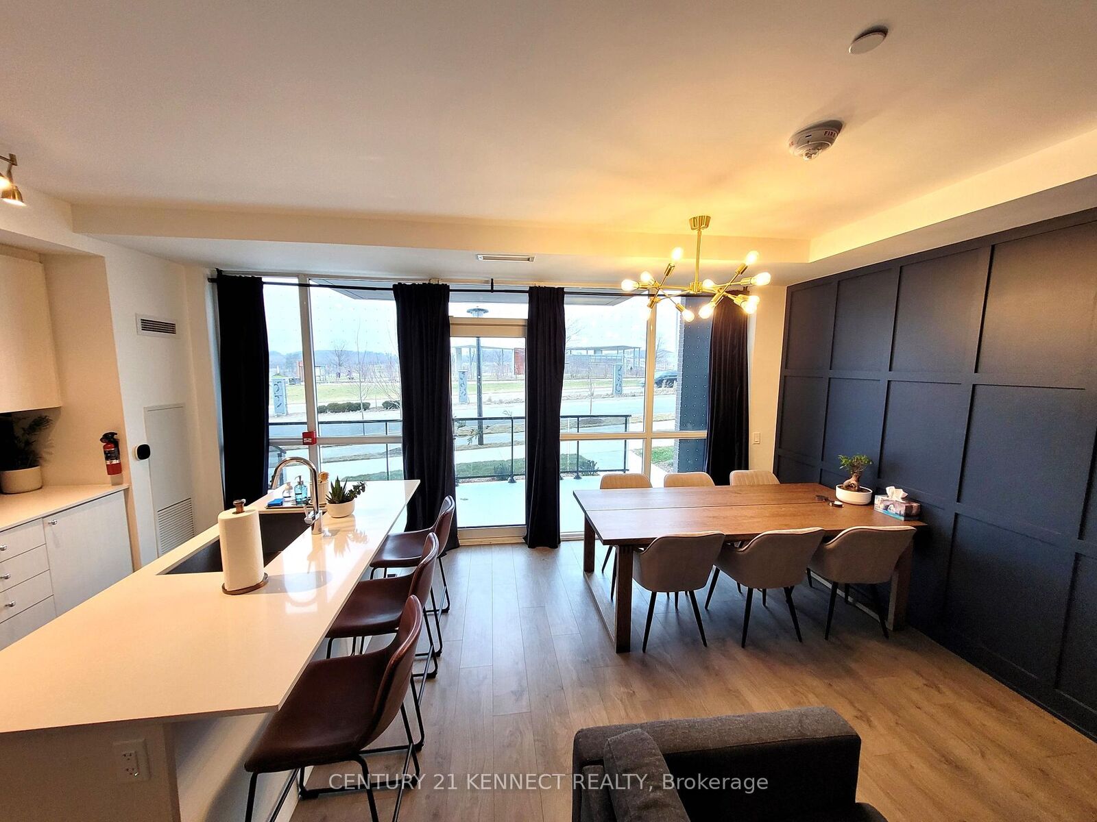 Photo de la propriété:  60 George Butchart Drive Th2  ON M3K 0E1 