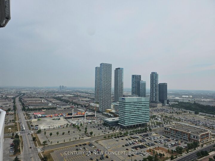Property Photo:  28 Interchange Way 3606  ON L4K 0P8 