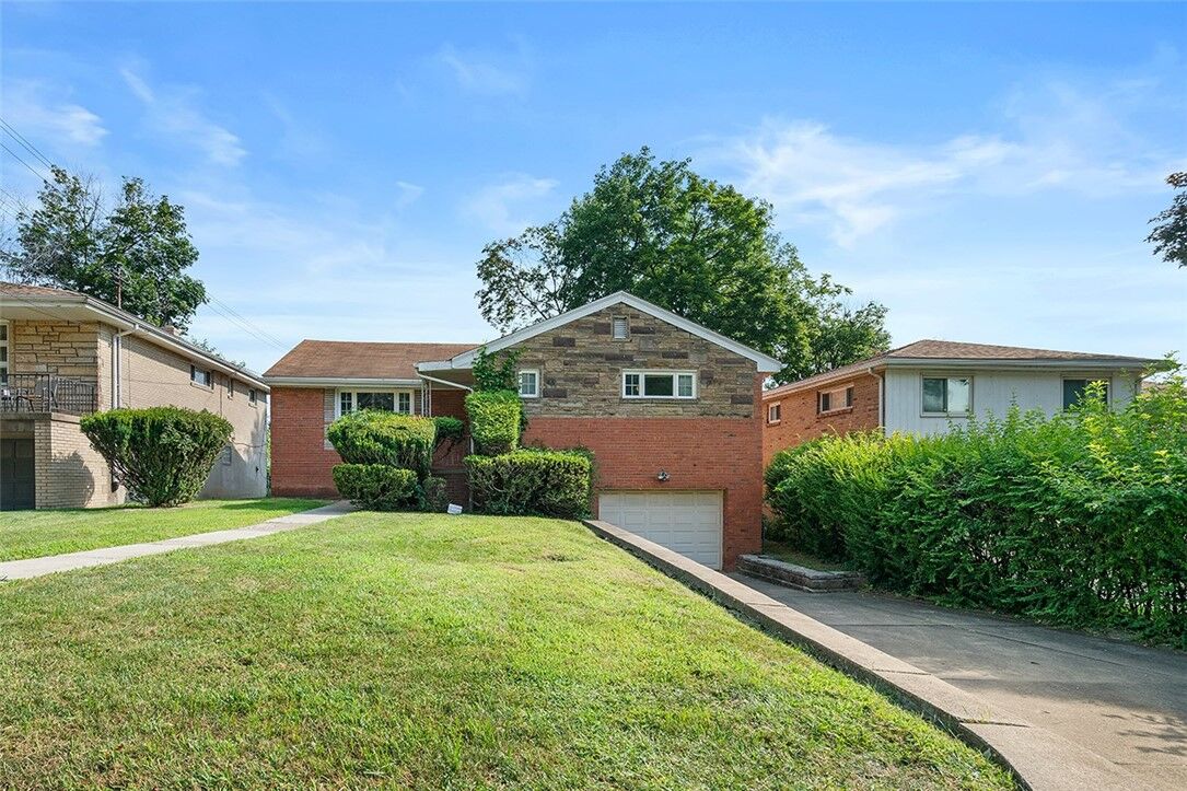 Property Photo: 5523 Rippey Place PA 15206