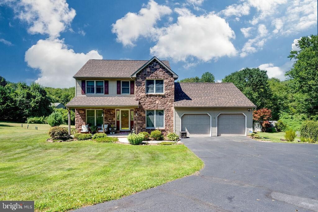 Property Photo:  881 Zion Road  PA 19540 