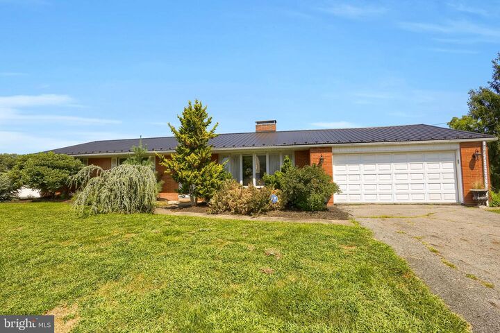 247 W Broad Street  Elizabethville PA 17023 photo