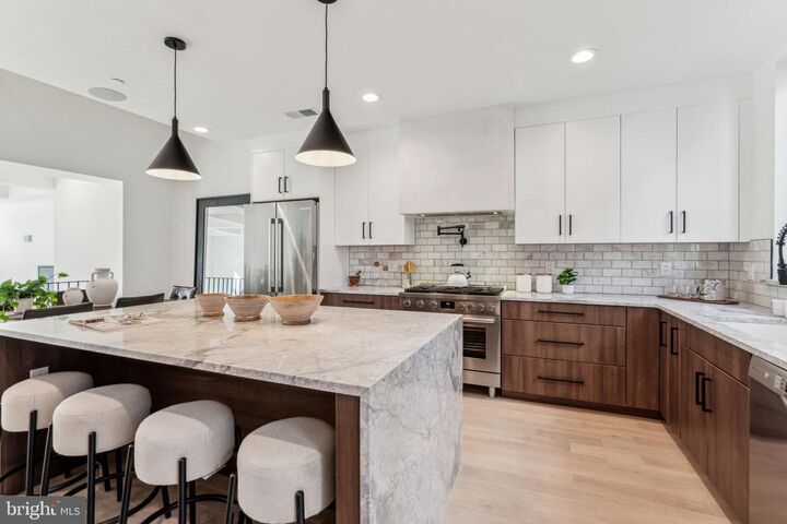 Property Photo: 950 N 6th Street PA 19123
